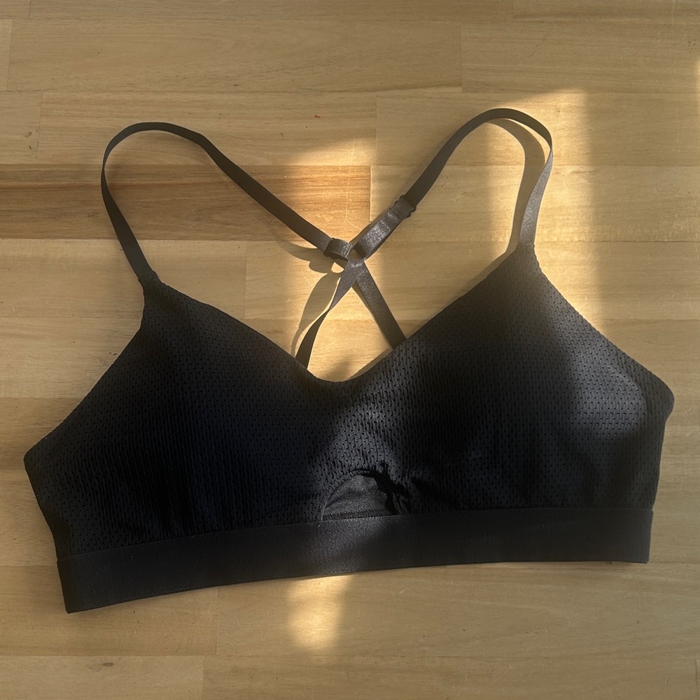 Bralette sport Marika Tek 🖤
Taille L – dos croisé super flatteur